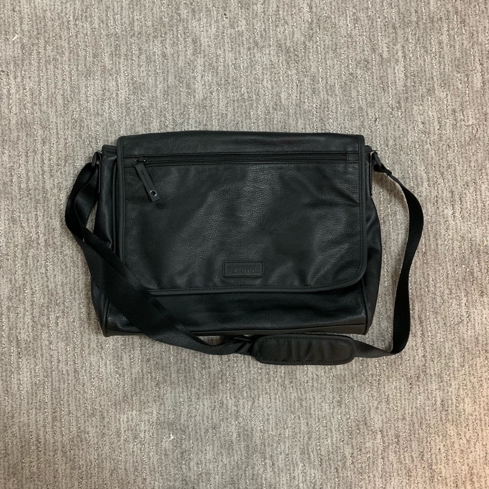 Kenneth Cole crossbody satchel